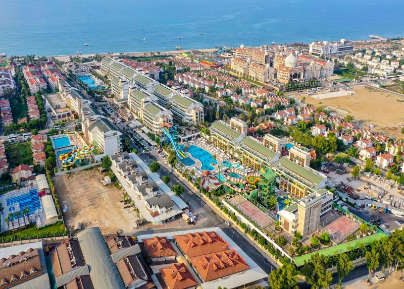 Crystal Waterworld Resort & Spa Hotel