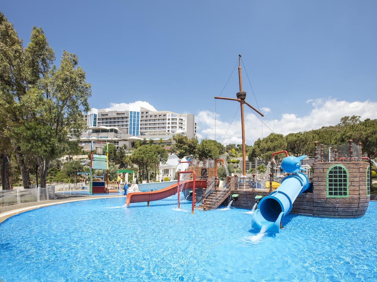 Aria Claros Beach & Spa Resort