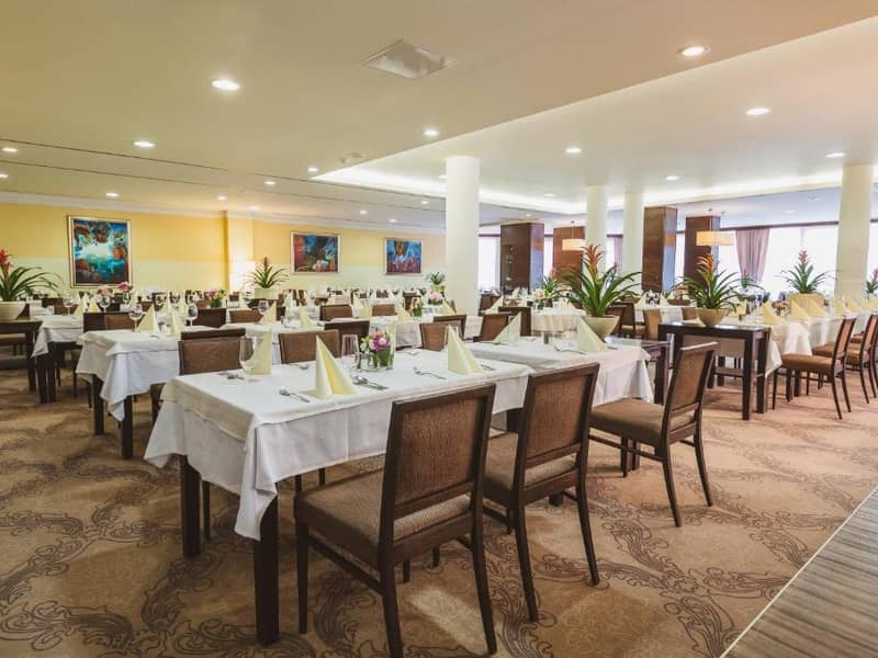 Hotel Ramada & Suites
