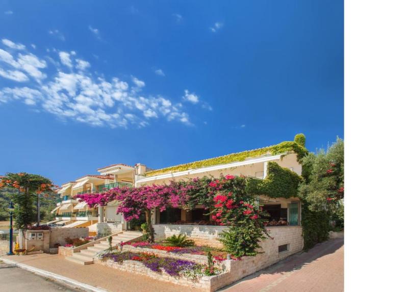 Xenios Loutra Beach Hotel