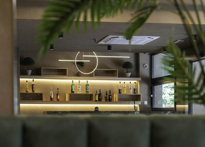 Astron Hotel