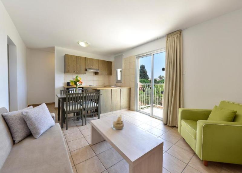 Makronisos Holiday Village Hotel