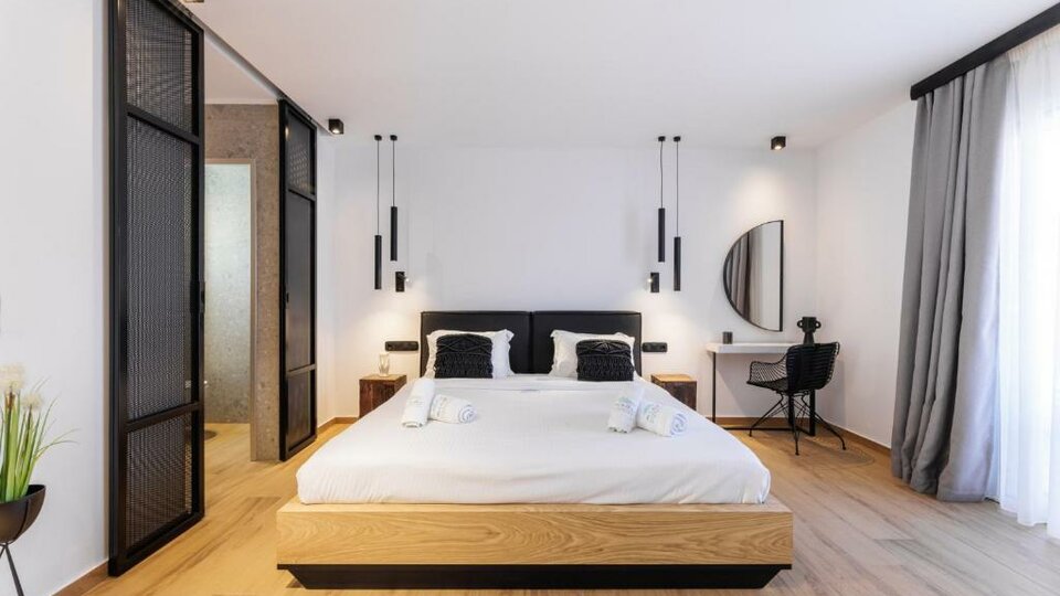 Kentro Luxury Suites