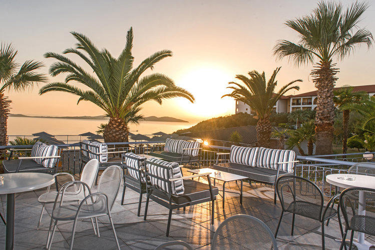 Hotel Akrathos Beach