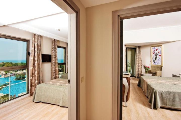 Side Star Resort Hotel