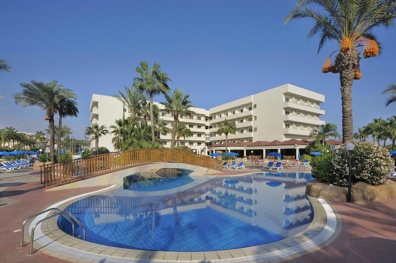 Nissiana Hotel & Bungalows