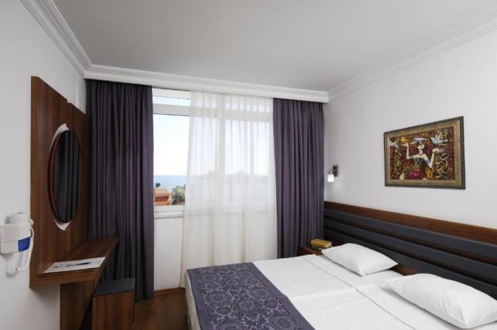 Sealine Hotel