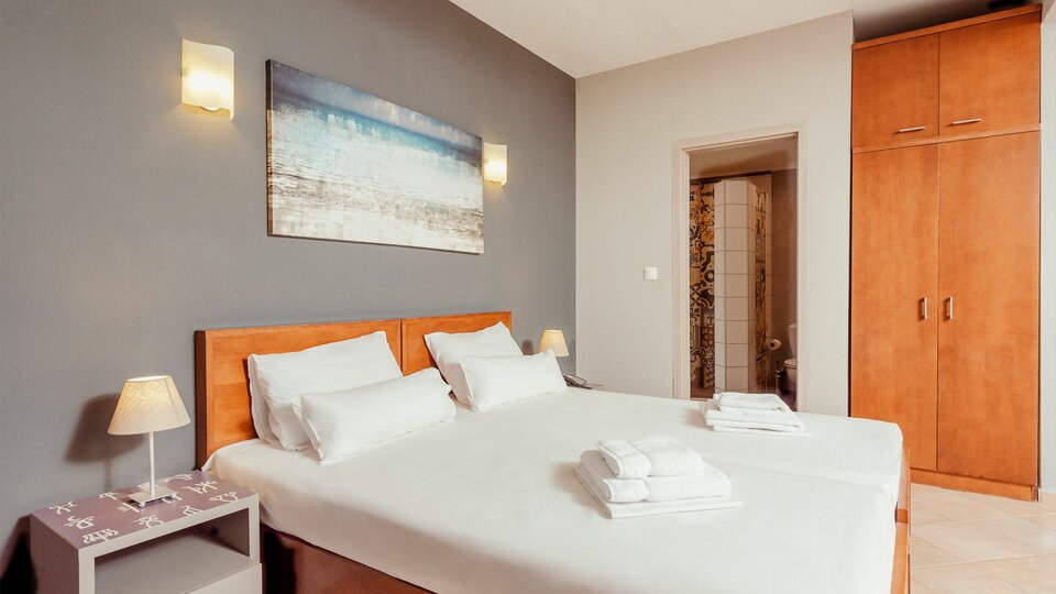 Hotel Ampelia