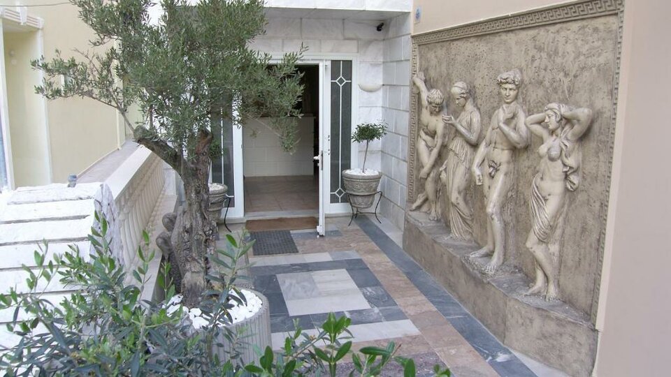 Parthenon Art Hotel