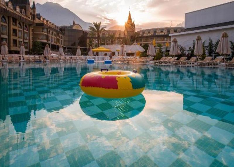 Crystal Prestige Elite Hotel