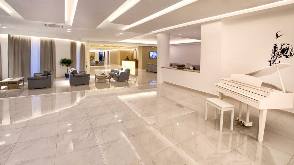 Mediterranean Beach Resort 
