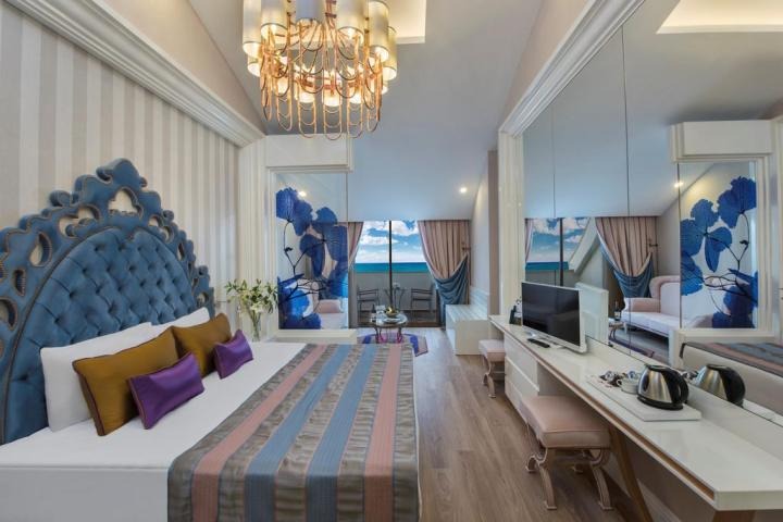 Delphin Be Grand Resort