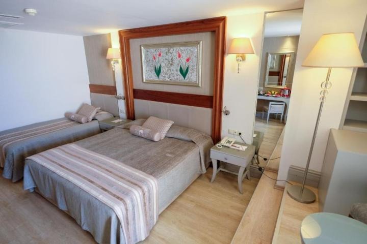 Side Star Resort Hotel