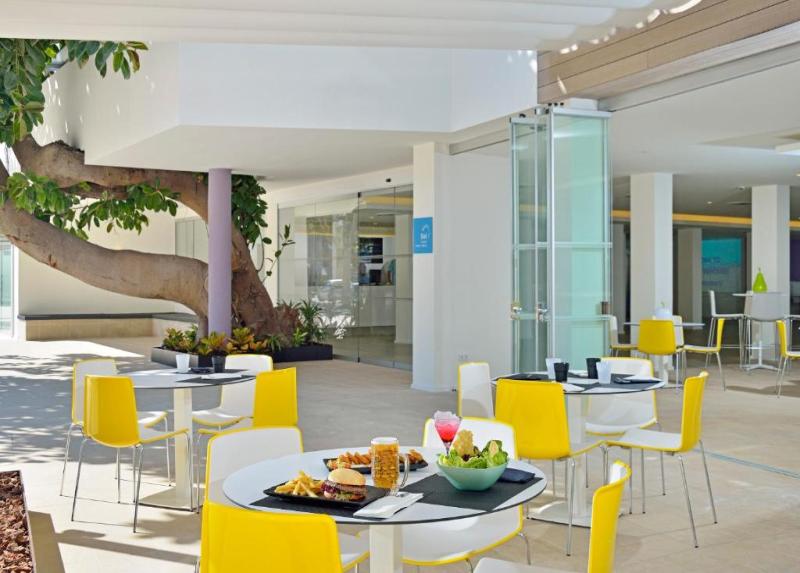 Sol House The Studio Hotel