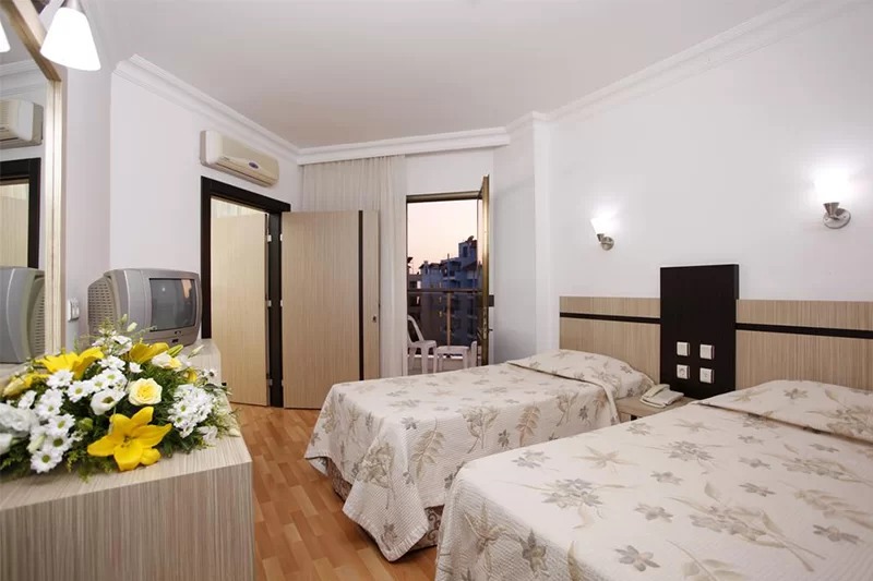 Monte Carlo Hotel