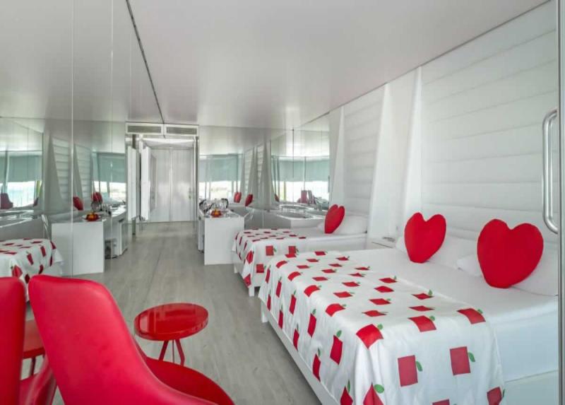 Adam & Eve Hotel