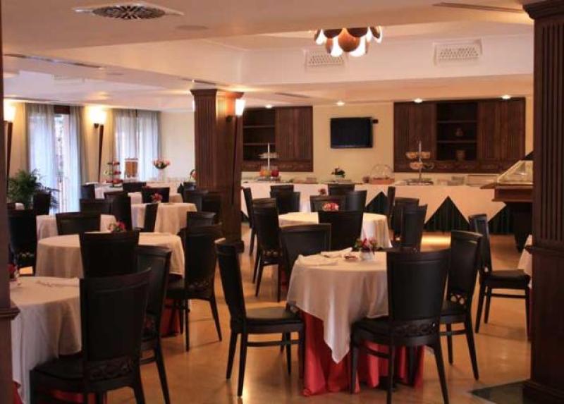 Artemis Hotel