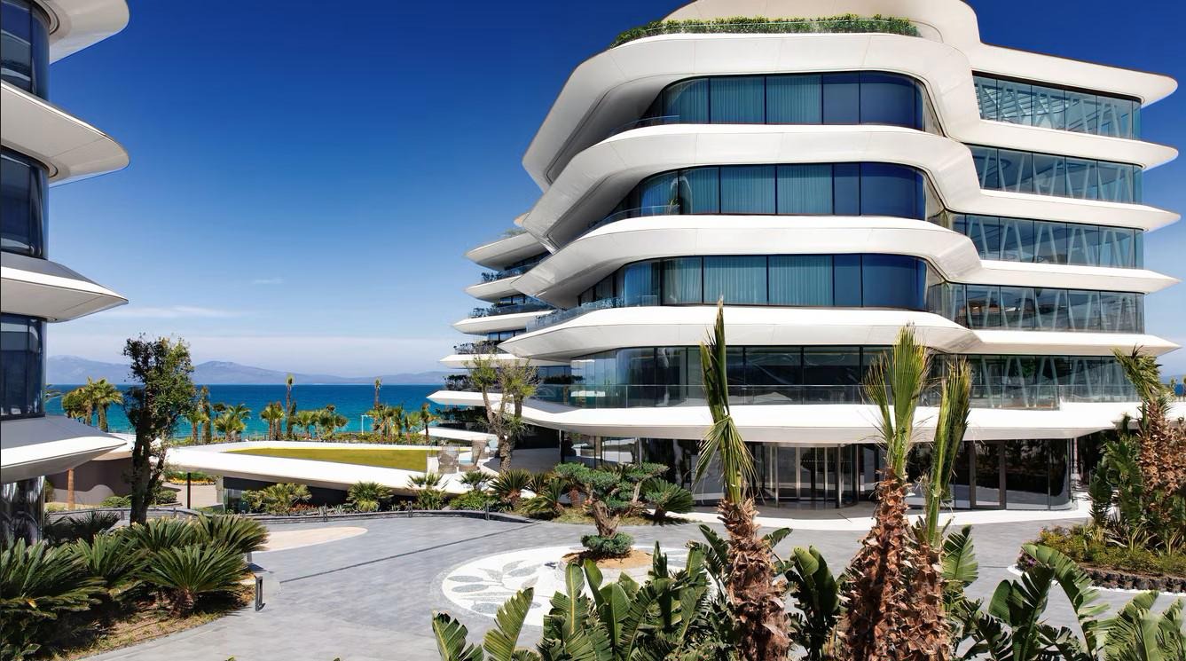Reges A Luxury Collection Resort & Spa