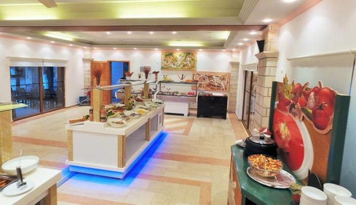 Hotel Tiana Beach