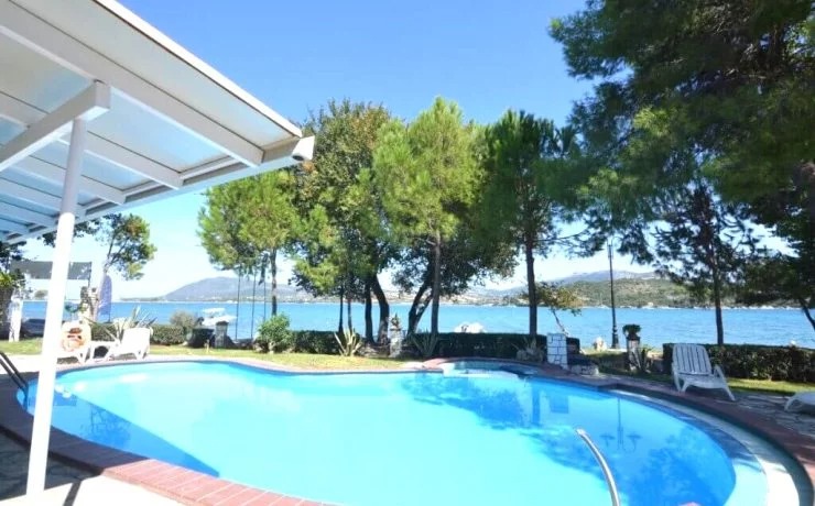 Flisvos Seaside Apartments
