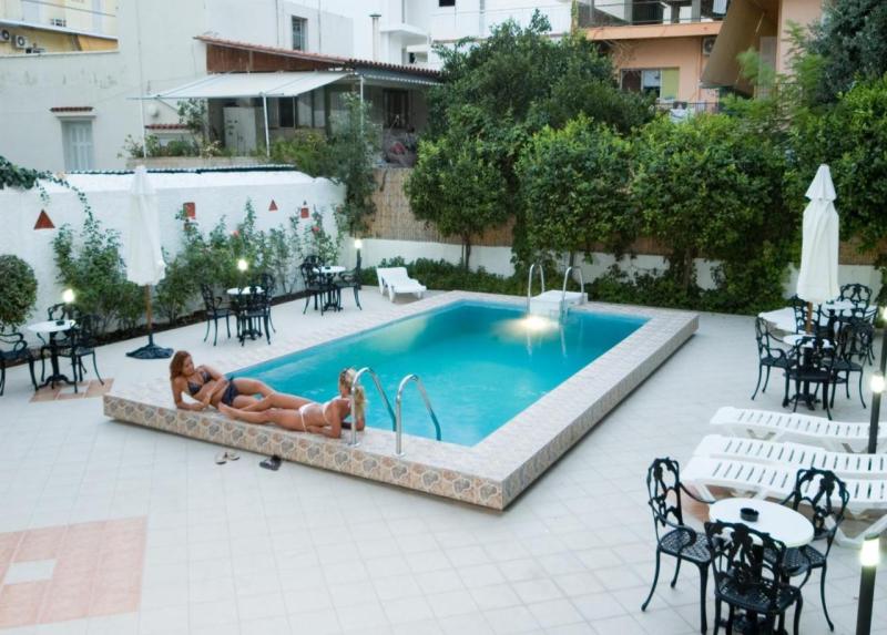Bakos Hotel