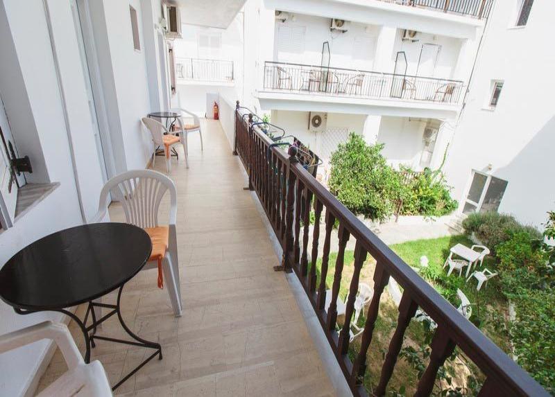 Karafelas Aparthotel