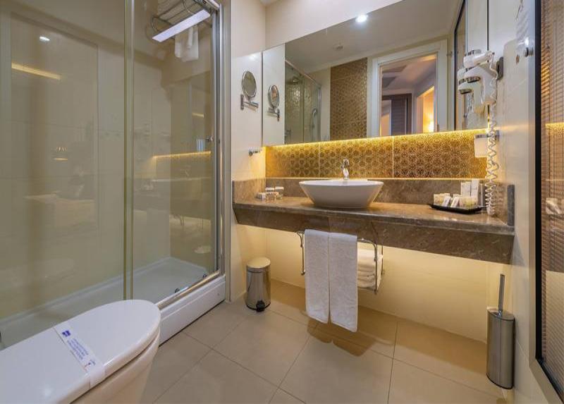 Kirman Belazur Resort & Spa Hotel