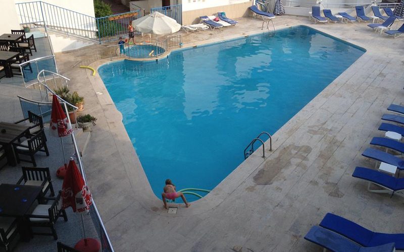 Ponz Hotel