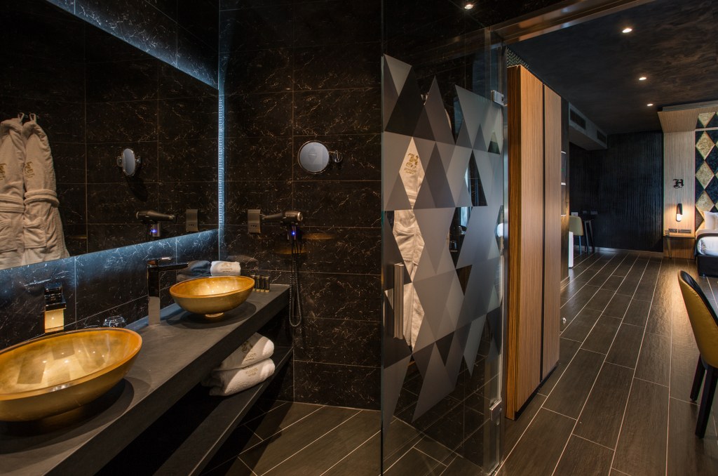 H Hotel