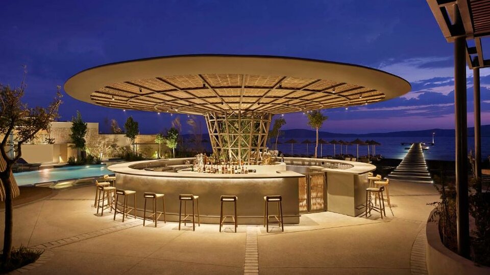 W Costa Navarino