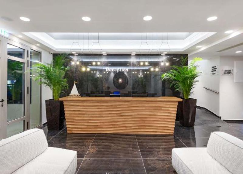 Sea Level Hotel