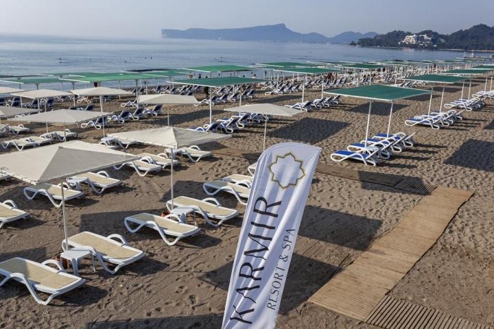 Karmir Resort Hotel