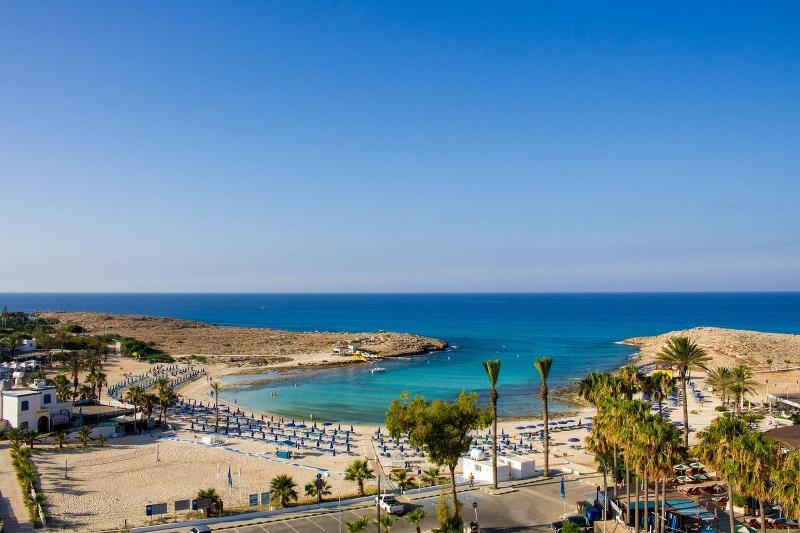 Hotel Anonymous Beach