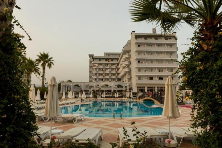 Holiday Garden Resort