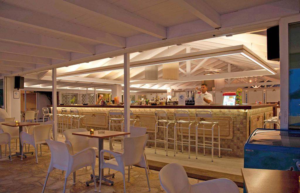Delfinia Hotel 