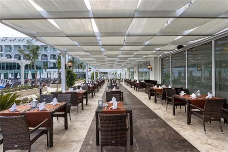 Karmir Resort & Spa