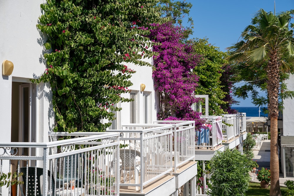 Petunya Beach Resort