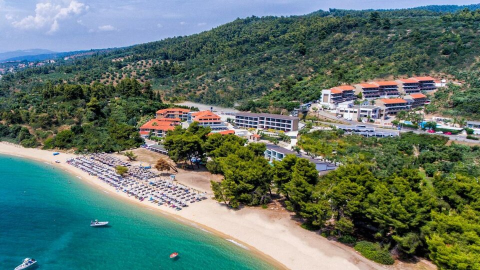 Lagomandra Hotel and Spa