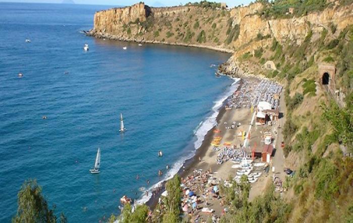 Mangia's Pollina Resort