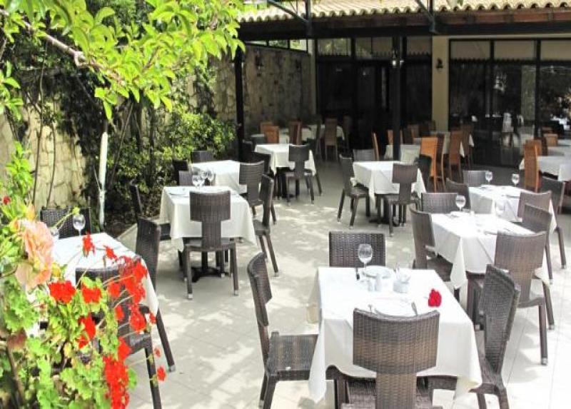 Lesse Hotel
