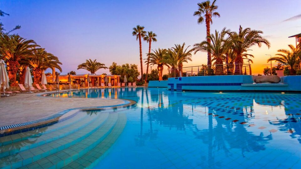 Lagomandra Hotel and Spa