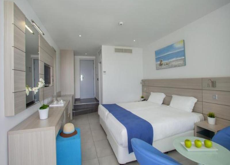 Limanaki Beach Hotel
