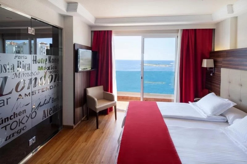 Hotel Europe Playa Marina