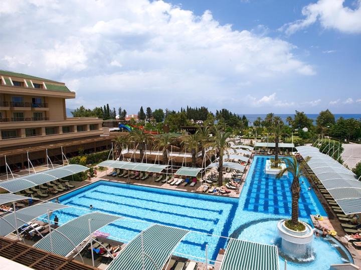 Crystal De Luxe Resort & Spa