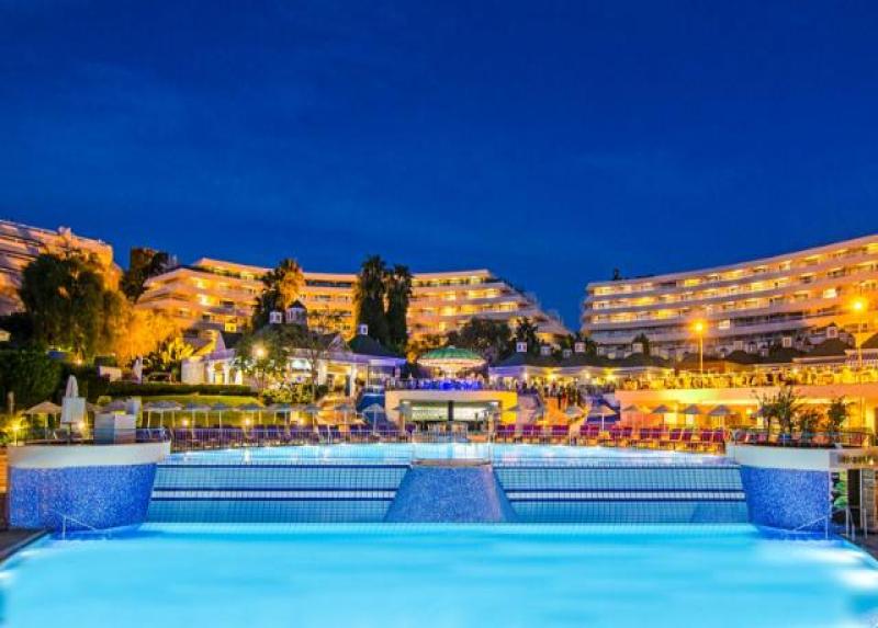 Grand Blue Sky Hotel