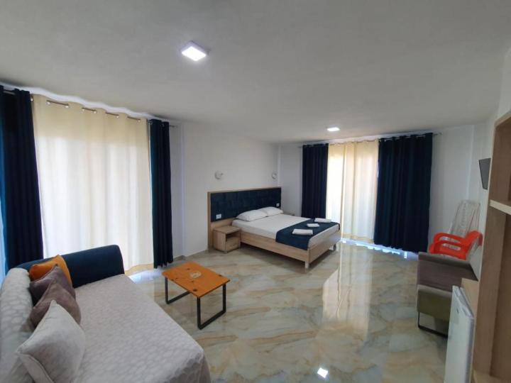 Hotel Solis ex Eksamilia