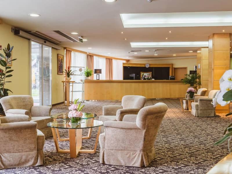 Hotel Ramada & Suites