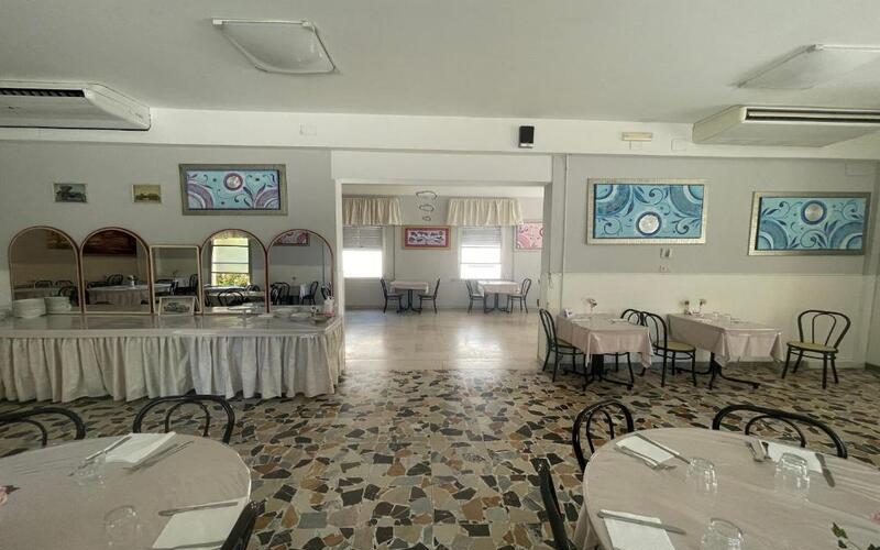 Hotel Moroni