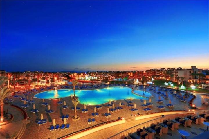 Pick Albatros Dana Beach Resort