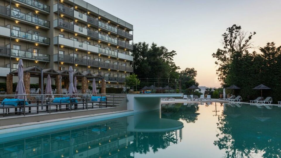 Ariti Grand 